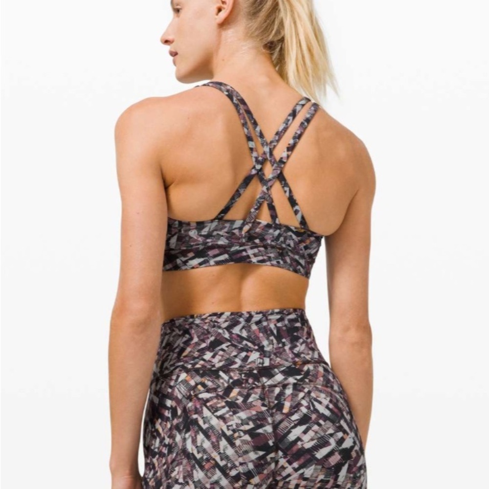 Lululemon Energy Bra *Medium Support, B–D Cup
Kaleidoscopic Pink Multi Sz 8